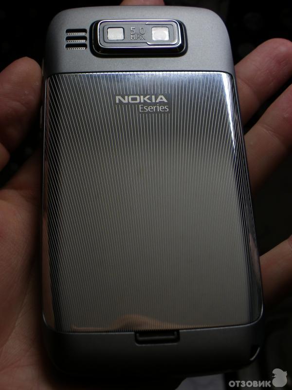 Смартфон Nokia E72 фото