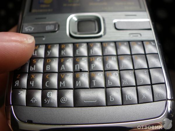 Смартфон Nokia E72 фото