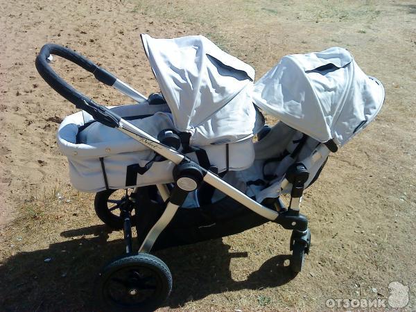коляска с капюшонами