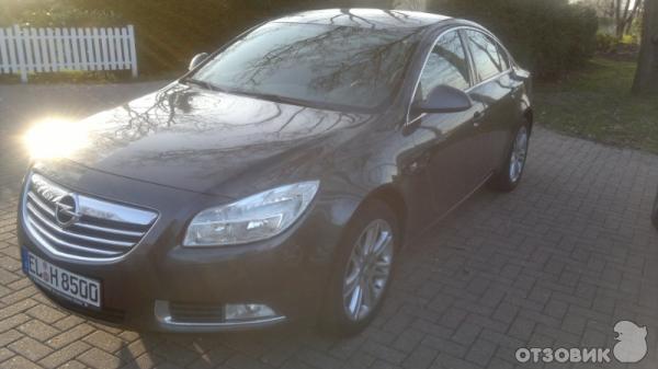 Автомобиль Opel Insignia фото