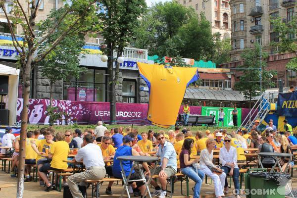 Фанзона Чемпионата Европы по футболу 2012 на Крещатике (Украина, Киев) фото