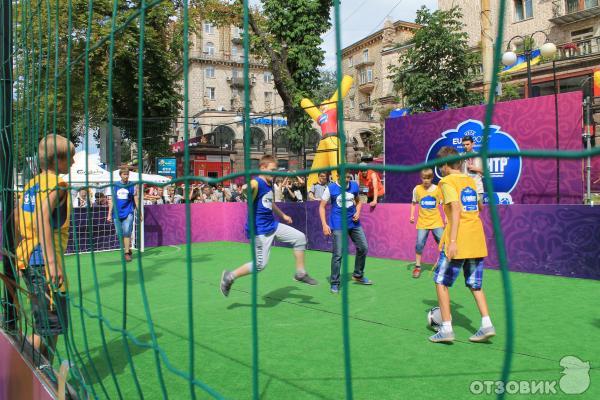 Фанзона Чемпионата Европы по футболу 2012 на Крещатике (Украина, Киев) фото