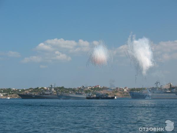 Парад кораблей в Севастополе в честь Дня военно-морского флота фото