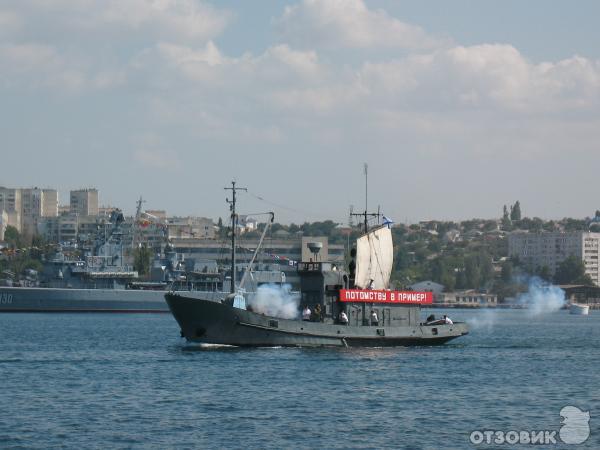 Парад кораблей в Севастополе в честь Дня военно-морского флота фото