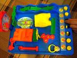 Настольная игра Tomy "Упрямый шарик" фото