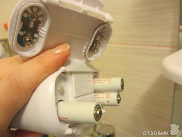 Сенсорный дозатор для жидкого мыла Dettol фото