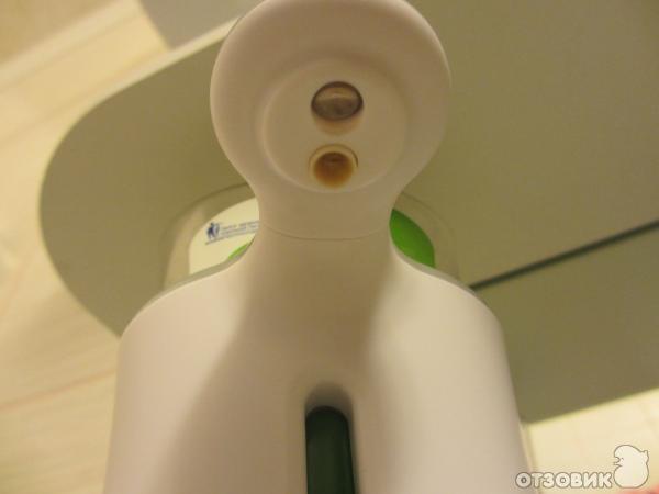 Сенсорный дозатор для жидкого мыла Dettol фото