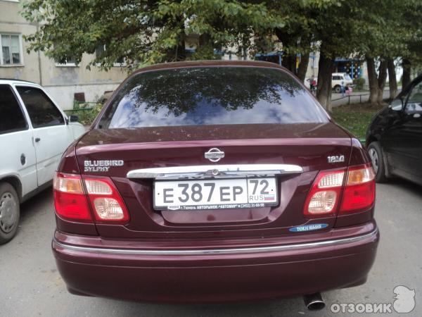 Автомобиль Nissan Bluebird Sylphy седан фото