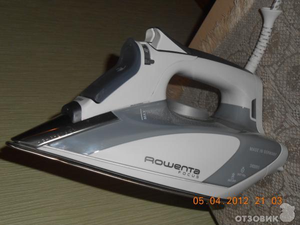 Как разобрать утюг rowenta. Разобранный утюг. Разобрать утюг ровента. Утюг ровента 5230. Как разобрать утюг rowenta.