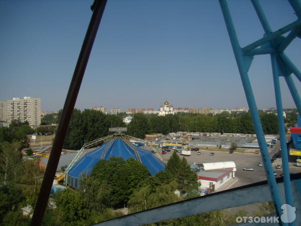 Вид с колеса обозрения. Было немного страшно, высоко и железки скрипят, но вид города с высоты впечатлил.