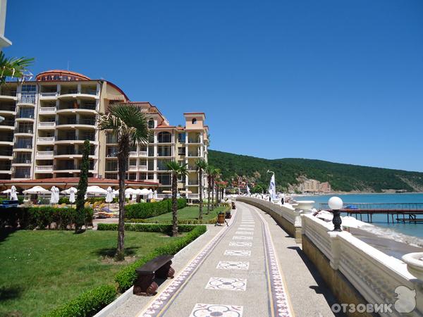 Курорт Елените (Болгария)