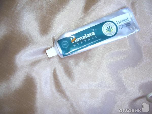 Зубная паста «Himalaya Herbals» фото