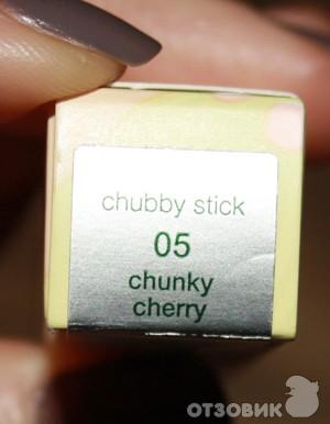 Помада-бальзам для губ увлажняющая Chubby Stick Moisturizing Lip Colour Balm фото