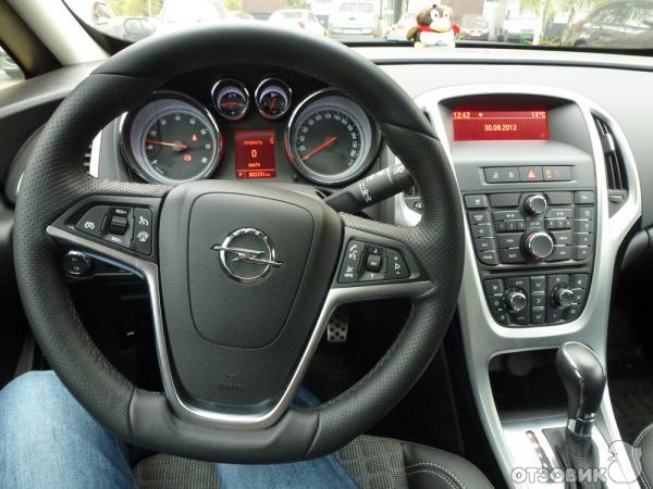   Opel Astra J GTC 3D    -        